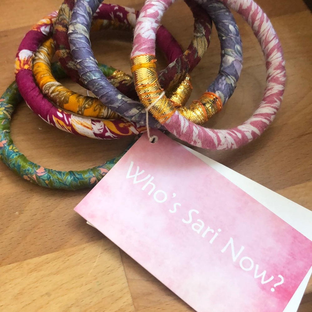 Beautiful bangle bracelets - Picture 2 of 4